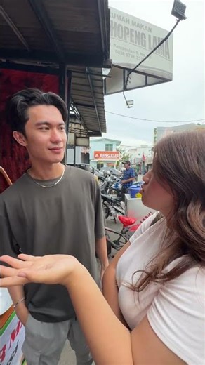 makan gultik bakar viral daging bakar bareng pacar🥰 #fyp #pacaran #grenflag #softspoken #gultikbakar