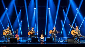 El increíble cuarteto de guitarras en concierto en Madrid. 💥 40 FINGERS Live!📍 MADRID | Teatro Alcázar 🗓️ 12/09/2023 🔖 Entradas ➡ bit.ly/40Fmadrid 🎸🎸🎸🎸 | 40 FINGERS