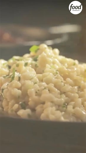 Guy demuestra ser imbatible asando salchichas y sorprende con su chucrut de manzana y col 😋🍏🏆 #ElGranApetitodeGuy Disfruta el contenido de Discovery en #HBOMax Suscríbete ahora: https://bit.ly/MAX-FoodNetworkLAT | Food Network Latinoamérica