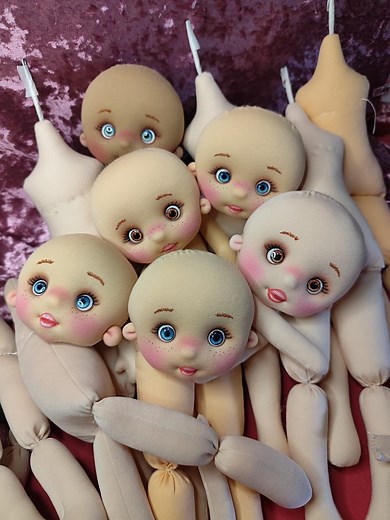 10K views · 714 reactions | Ya me he quitado lo más gordo del trabajo A partir de ahora ya es todo súper emocionante qué muñequitas saldrán de aquí??? | ManualiLoLi's. | Facebook