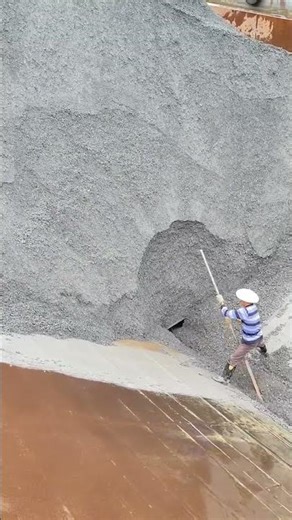 Relaxing Sounds with a Barge Unloading Cobblestones #sand #船舶运输 #adventure