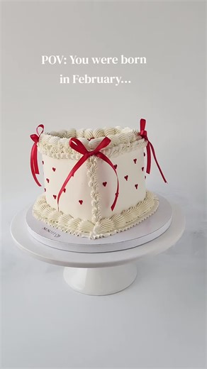 February month of love!! #valentine #heartcake #dallascakes #bakersoftiktok #forney