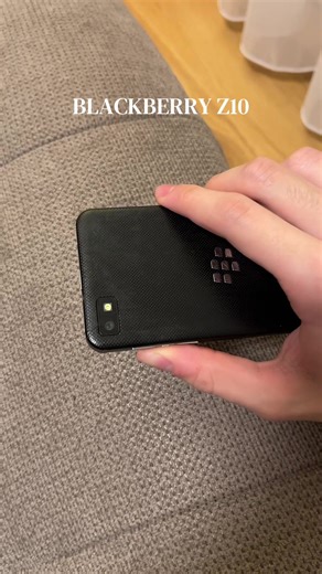 I finally managed to downgrade it to 10.1 #blackberry #nostalgia #oldphones #2013