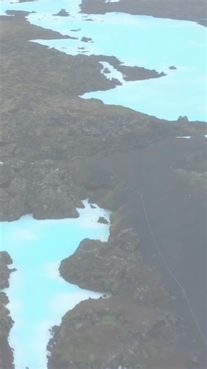 ❄️ The Blue Lagoon, Iceland ❄️ One of the world’s most iconic experiences ✨ Soak in warm, milky-blue geothermal waters surrounded by dramatic volcanic landscapes — even while snow falls around you. The Blue Lagoon isn’t just a spa, it’s a once-in-a-lifetime moment. 💙 Naturally heated geothermal water 🧖‍♀️ Silica mud masks included 🌋 Set in a lava field ❄️ Magical in every season Perfect for a winter escape, Northern Lights trip or bucket list adventure ✈️✨#icelandadventure #bluelagoon #bucket