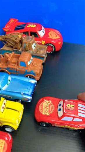 Lightning Mcqueen Review | Pixar Cars 2 #toys #cars #mcqueencars #mcqueentoys #disneytoys #pixarcars