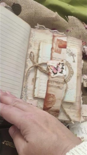 Moving Vintage Lady Interactive Journal Page ✨