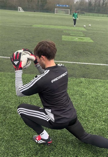 TESTING THE HANDS 🧤😍 #football #soccer #adidas #goalkeeper #gk