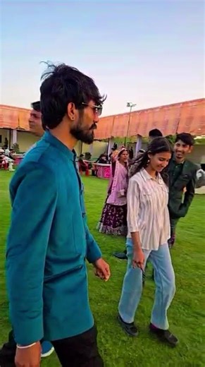 Zero to model day 26 // a random walk and a girl come between the walk 😀