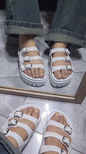 Chunky Sandals for Women: Stylish and Comfortable Footwear Options