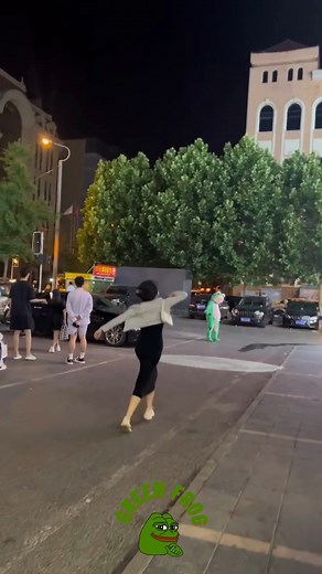 Green Frog funny P169 | Green Frog