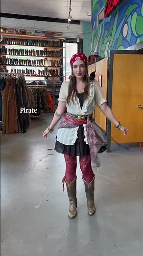 Vintage Halloween costume inspo! 🧛‍♀️🕸️ #halloween #vintagestyle #costumeideas #vintagefashion