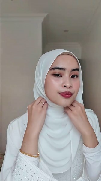 Shawl Tutorial for Future Brides: Elegant Styles for Your Big Day