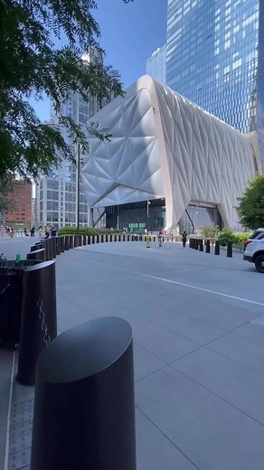 The Shed, New York’s innovative arts center, is a transformative project by Diller Scofidio Renfro.✨ The hall can accommodate an audience of 1,200 seated or 2,700 standing; flexible overlap space in the two adjoining galleries of the base building allows for an expanded audience in the hall of up to 3,000. 🎥: Bader AlAwadhi - The Shed Join PAACADEMY’s workshops to learn the most advanced tools in architecture from pioneering architects and designers: https://paacademy.com/ #parametricarchitectu
