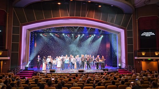All artists finale (and our 900 guests singing!) We loved hearing Amish, Mennonite, Brethren, German Baptists, and many other denominations singing together! We all have the most important thing in common... Jesus! | Sail & Sing Christian Cruises and Events