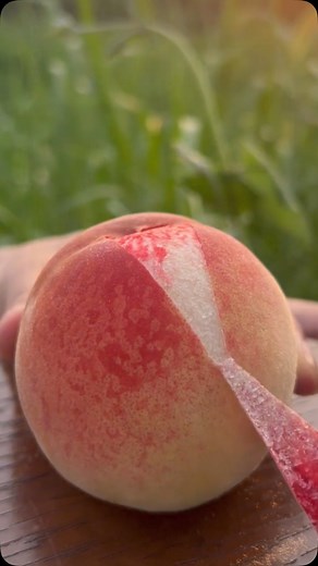 one.sport on Instagram: "Chinese Yangshan peach cures peeling, specializing in the treatment of obsessive-compulsive disorder! #Decompression #Yangshan water peach #Peach is ripe"