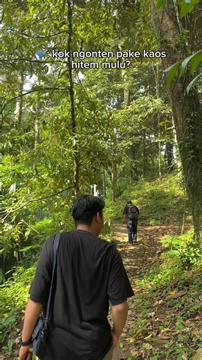 Ejot | M Reza Agista Maulana on Instagram: "Tau kan sekarang jawabannya 🤭🤣 . . . #fypシ❤️💞❤️ #solotraveling #backpacker #jalanjalan #traveling"