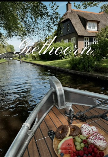 Exploring Giethoorn: The Fairytale Village of Canals