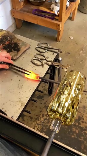 Mesmerizing Transformation of Molten Glass in Art