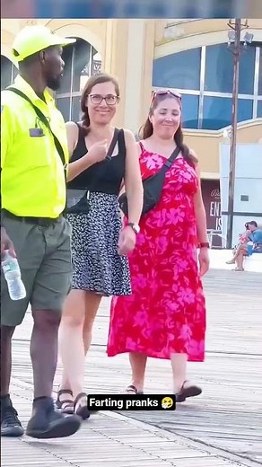 wait for and woman rection 💨😆 | fart pranks / #viralvideo #shorts