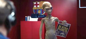 異星人がバルサのロッカールームに忍び込む