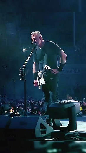 METALLICA "Enter Sandman" Lane Stadium Virginia Tech University #metallica #entersandman #metal #earthquake | Shannon Graham