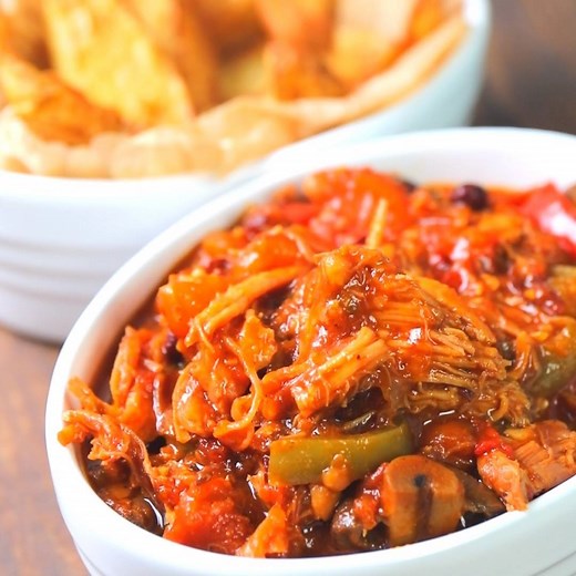 SYN FREE Campfire Stew 😍 You can cook this in the pressure cooker, slow cooker or oven! 💕 FULL RECIPE 👉👉 http://pinchofnom.com/recipes/syn-free-campfire-stew/ | Pinch of Nom