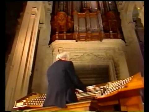 Guillou plays Mussorgsky Pictures at an exhibition (experts)