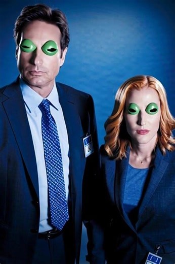 X-Files Fox Mulder and Scully Aliens Ai Slop #slop #Alien #xFiles #ai #aishorts