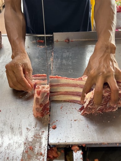 How to Cut Frozen Mutton Bones into Cubes