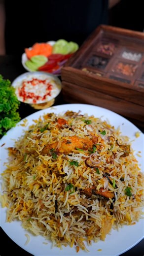 Arunima Saha on Instagram: "Zero Oil Chicken Biryani ASMR #asmr #asmrcooking #chickenbiryani #biryani #chicken zerooil"