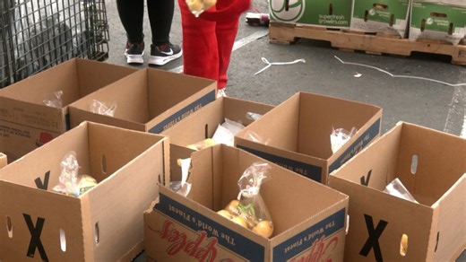 Food banks highlight mobile markets amid increased demand