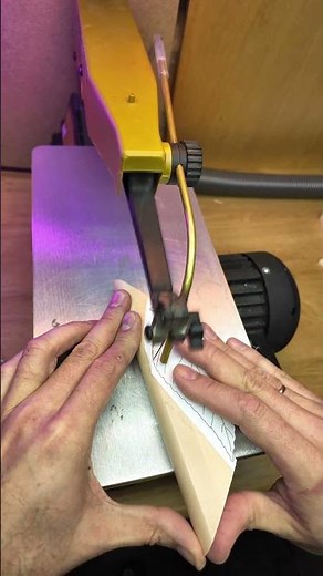 🤯 How to Carve Detailed Leaf Veins into Wood! Scroll Saw Art Shorts