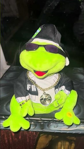 Gemmy Animated Hip Hop ‘Rappit Ribbit’ Frogz ‘In Da Club’