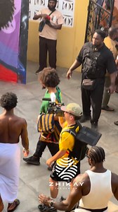Ghanaian artist Derick Baah surprises Ishow speed with a painting at Akropong. | Zhikay Ikejunior