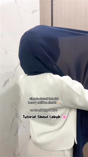 319K views · 3K reactions | Tutorial shawl simple dan labuh 勺 #tutorialshawl #tutorialshawllabuh #tutorialshawlsimple #Amyrahijab Heavy chiffon premium by Amyrahijab Nak order sini ya.. https://s.shopee.com.my/LeyyBew4r | My TudunG. | Facebook