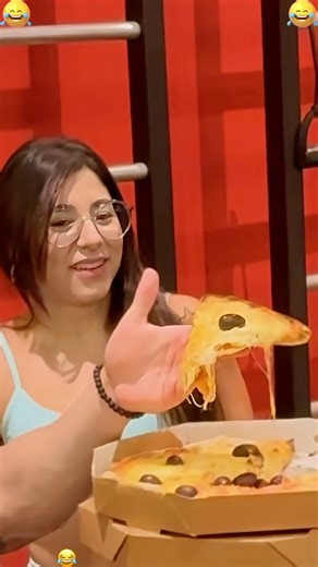 Lure them with food🤣🤣#funny #funnyvideo #funnyprank #foryou #fypシ #prank