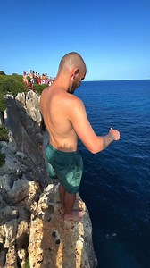 Jumping 20m arch in Majorca 😳 #cliffjumping #cliffjump #cliffdive #adrenaline #pov #adventure #AdrenalineRush | Enzo Benezet