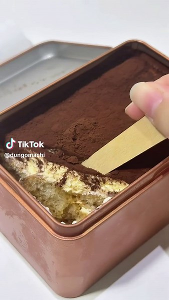 Review Bánh Tiramisu Hộp Thiếc 350F - Hấp Dẫn & Độc Đáo