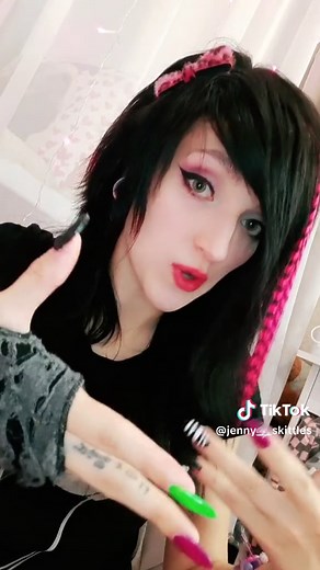 How to Create an Emo Hairstyle: Step-by-Step Tutorial