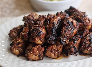 Tailgating this weekend? Try this Spicy Honey BBQ Chicken recipe! http://bit.ly/23yBUfA #TBT #EmerilLive | Emeril Lagasse