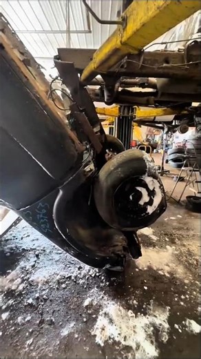 Lift Disaster - Mechanic's Nightmare