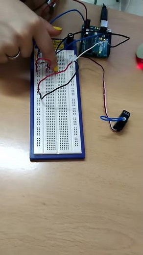 Práctica 2- Arduino con dos pulsadores y un servomotor