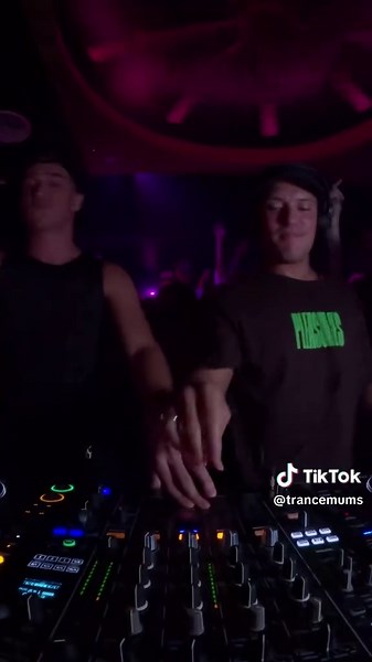 BRING THE HARD HOUSE BACK! 🗣️ #hardhouse #trance #techno #rave #dj @SOCIALCLVB_