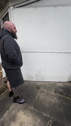 WTF 😳 What is going on here. When you turn up to an abandoned location to explore and The receptionist is sat at the desk. 😂 Dark Explores UK No Limits