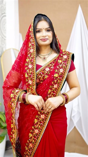 Pooja on Instagram: "Comment for Link 🖇️ No more Bulky Pallu ✅ Pallu Tutorial #beautynstyle #sareedraping #saree"