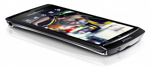 Sony Ericsson presenterar Xperia arc. Tunn ”båge” med Android.
