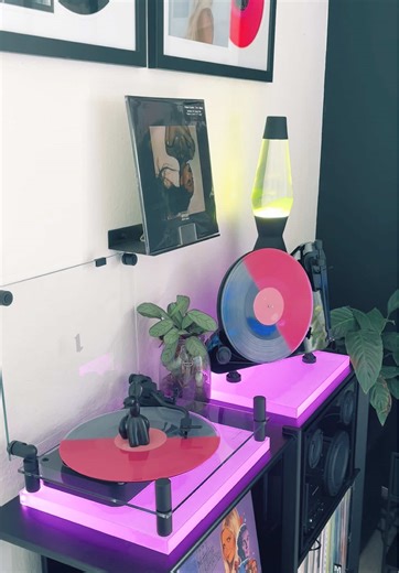 Ariana Grande’s Thank U, Next on Pink/Clear Vinyl