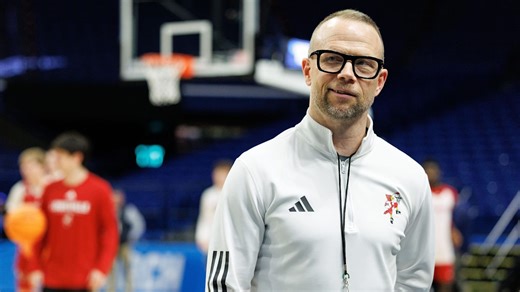 USF guard gives Pat Kelsey and Louisville bulletin board material before first-round