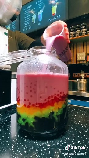 Jar of bubble tea anyone? 😍 #fyp #foryourpage #bubbletea #boba #bubbleology #foddie #drinks #fruittea #bobalove #milktea #tea #drink #taro