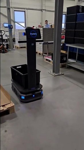 Positive Machines T300 - autonomiczny robot transportowy w zakładzie produkcyjnym.